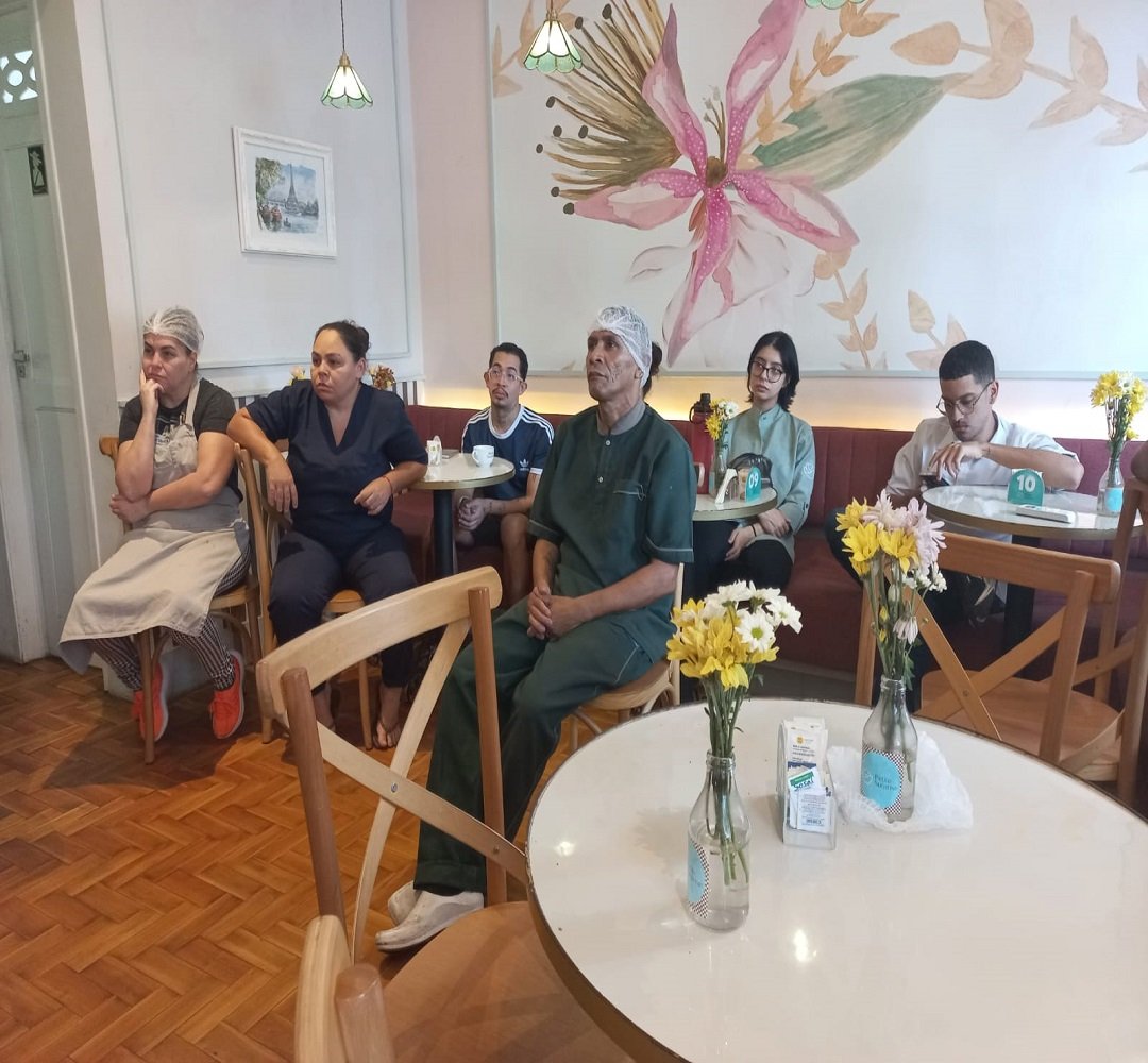 Sindipance visita a empresa Petit Surprise